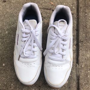 SOLD Classic Reebok Sneakers Size 7.5 Women’s
